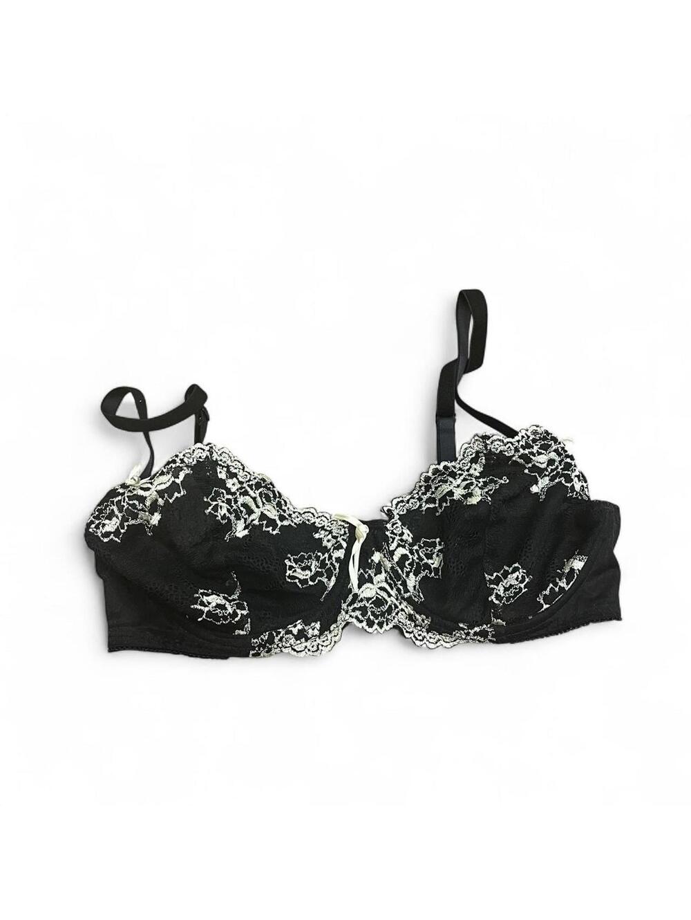 y2k / 90s Gillian O’Malley lace bra